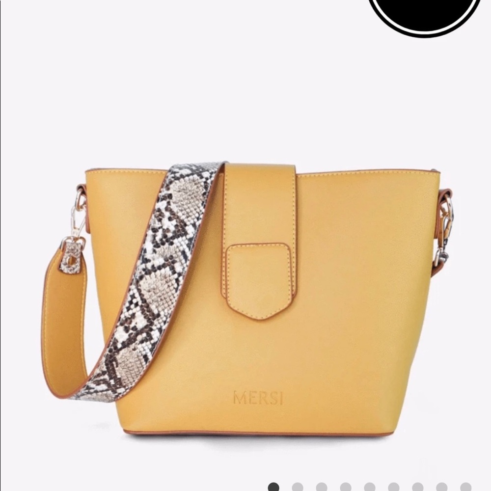 Mersi Isabel Bucket Bag, yellow vegan leather